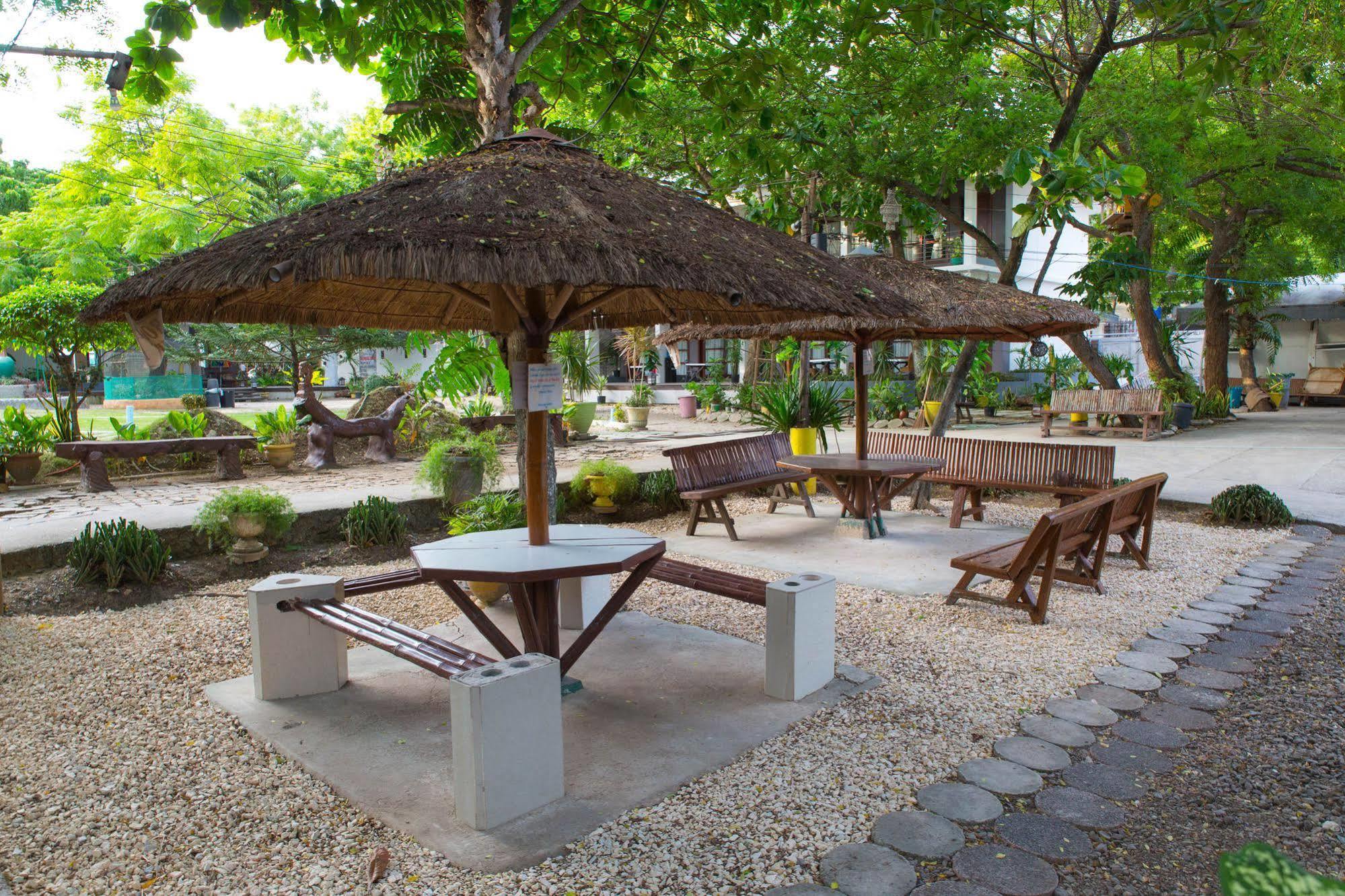 Karancho Beach House Lapu-Lapu City Exterior photo